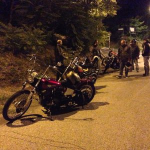 giro in moto notturno